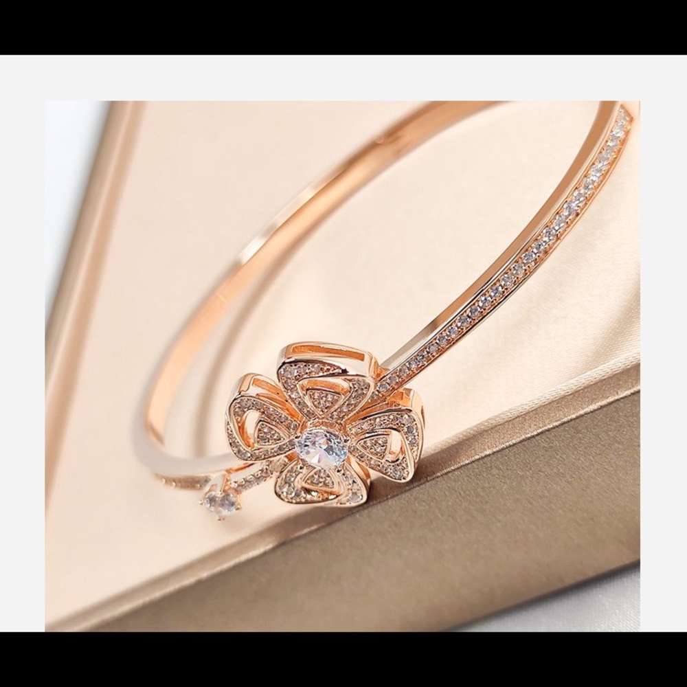 Flower bangle - Picture 5 of 6